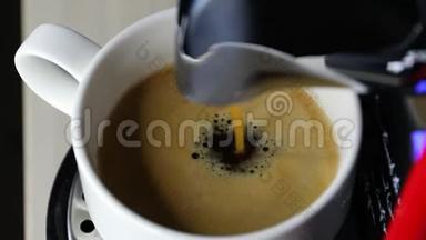 咖啡机提供浓缩咖啡